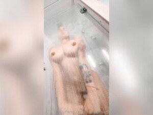 Marian Gomez shower 2
