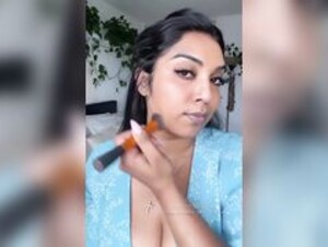 hot latino cleavage