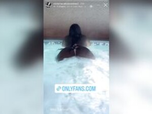 Victoria Cakes Twerking