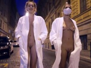 Bralessforever / Bitchinbubba - 4k Nothing but our Bathrobes UHD