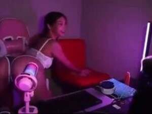 Layla Jenner Ass Tease