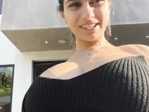 Mia Khalifa Onlyfans Rare Nipple Slip