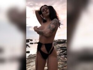 Kayla Lauren plage