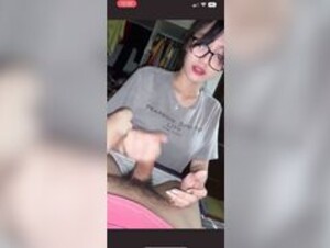 Asian cutie giving head