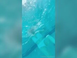 cassie0pia swimming