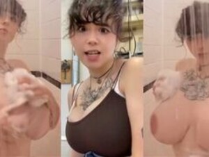 LilKittyMoon1 big tits shower