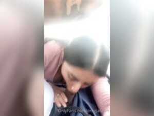 Omgjasmin- Latina giving head