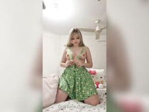 bambiskii stripping
