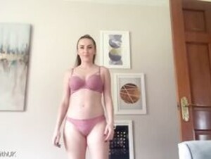 cute-high-kicks Sophia Smith