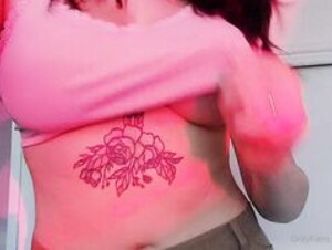 lolcrecia boobs