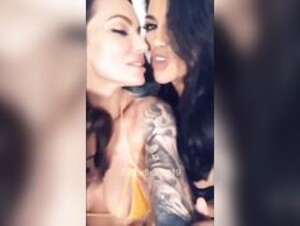 Toochi Kash lesbian threesome