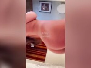 mati marroni playing with her tits