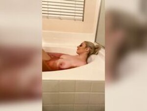 Snowbunny Emily: Foot Tease