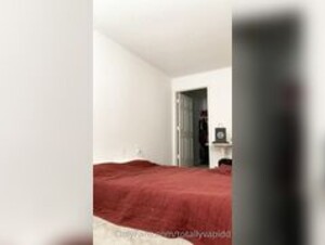GoddessVenus Organizing her bedroom