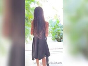 Mia Khalifa Undressing new