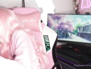 belle delphine slapped