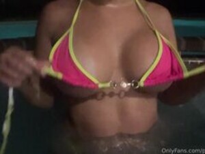 Paige Vanzant- Topless in Hottub