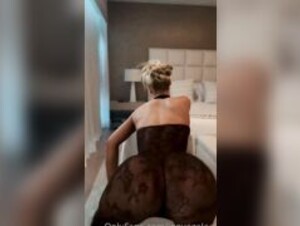 Iggy Azalea Twerking