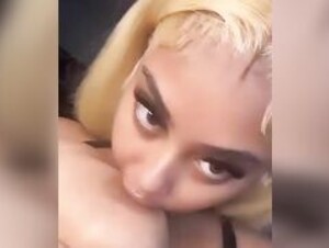 jjuicyjass sucking her own tits