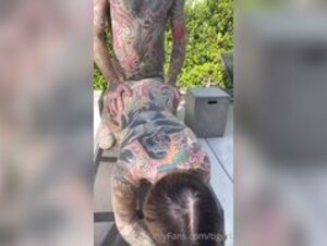 Tigerlilysuicide poolside sex