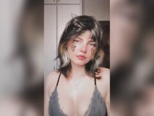 Triz Pariz sexy