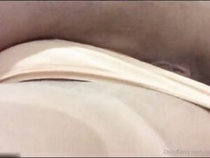 Paige vanzant- pussy closeup