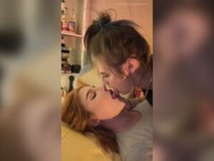 Tabby Ridiman aka Tabs24x7 - My First Girl/Girl Video! (Non Sexual)
