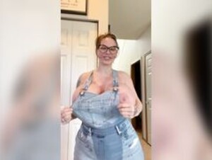 Brittany Elizabeth huge melons