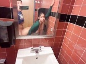 HaileyRose Bathroom