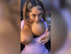 jjuicyjass sucking whipcream off her own tits