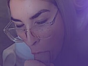 THEREALJENBRETTY - ONLYFANS - FIRST BG BLOWJOB