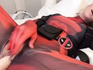 Sunnyrayxo Deadpool Cosplay Masturbation