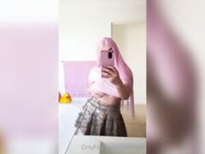 Jasmine Foxe Teasing Underboob