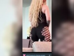 Iggy Azalea (2) Twerk