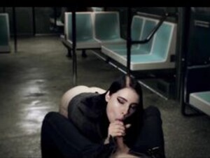 mollyredwolf-beautiful-stranger-sucked-me-in-train