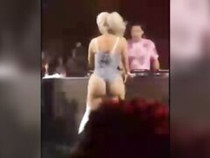 Cardi B (3) Twerk