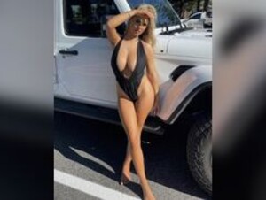 One of Aussie biggest OF star is doing hardcore sex