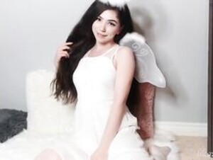 Lilcanadiangirl- sexy angel