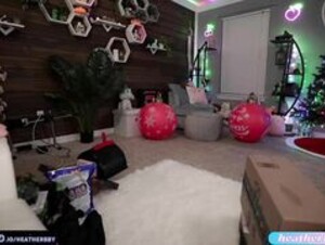 heatherbby9's webcam show from December 29, 2022