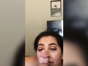Bitch gives blowie