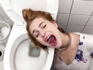 Toilet-For-A-Day-With-Dolly-Dyson
