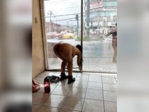 Nalgonasex_ public squirt