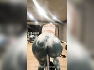 jailyne ojeda huge ass