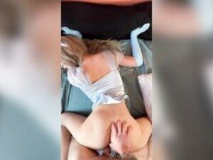 Suck-a-saurus: bae getting cheekz clapped