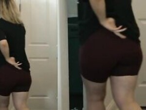 Malena/Twitch/Nmplol Showing Ass In Shorts