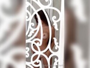selti photoshoot