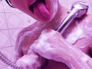 mouthkink - Please watch me play in my bath