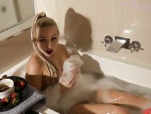 Amy Rose Bathtub & Strawberries