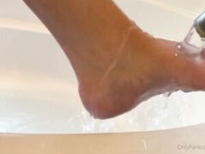 Nikki Eliot: Foot Fetish