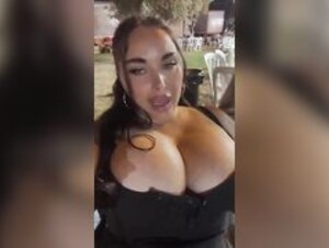 deep cleavage jessica